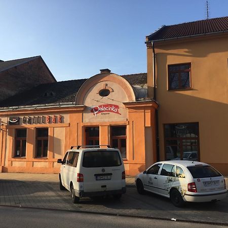 Grillbar Penzion & Restaurant Spišská Nová Ves Exteriör bild