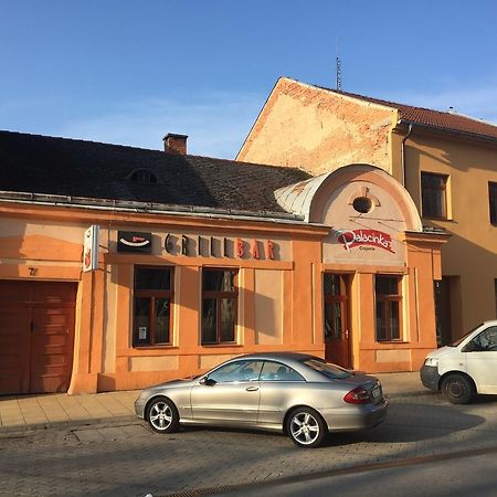 Grillbar Penzion & Restaurant Spišská Nová Ves Exteriör bild