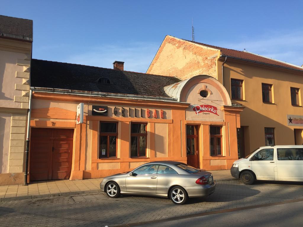Grillbar Penzion & Restaurant Spišská Nová Ves Exteriör bild