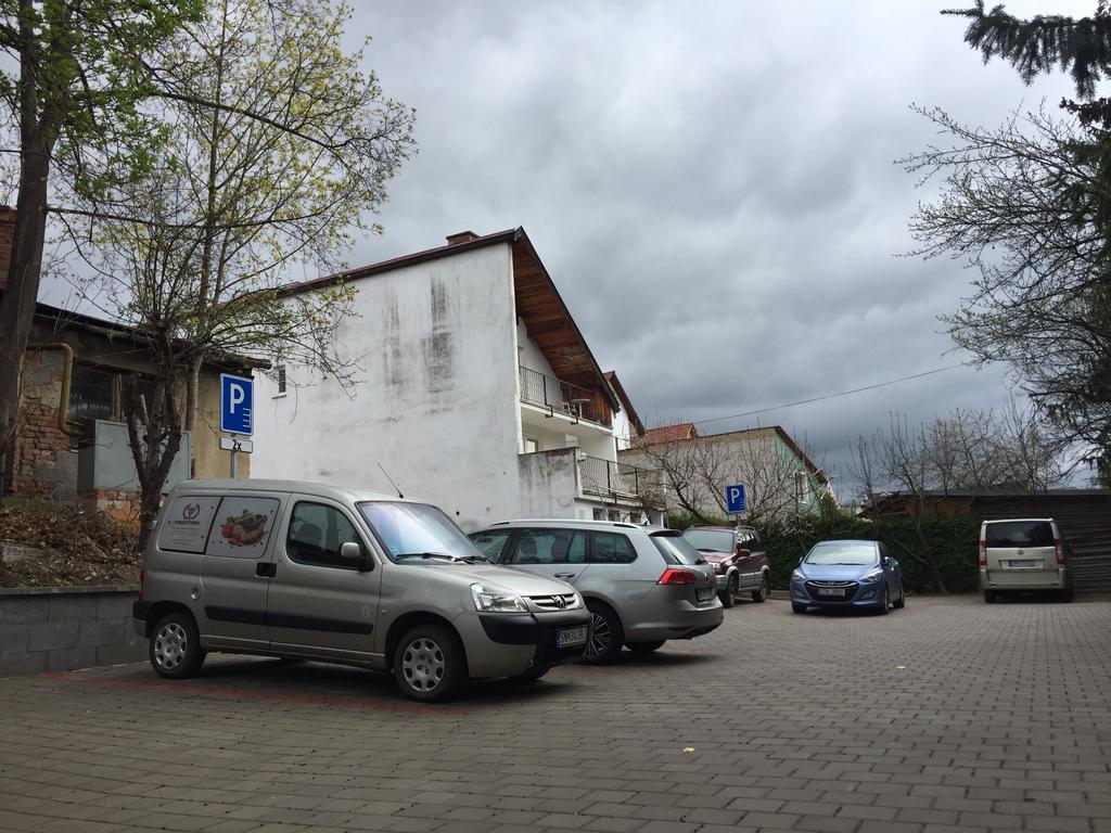 Grillbar Penzion & Restaurant Spišská Nová Ves Exteriör bild