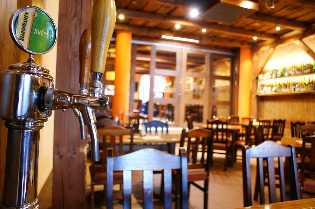 Grillbar Penzion & Restaurant Spišská Nová Ves Exteriör bild