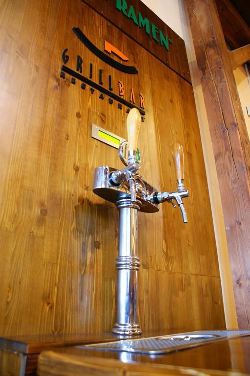 Grillbar Penzion & Restaurant Spišská Nová Ves Exteriör bild